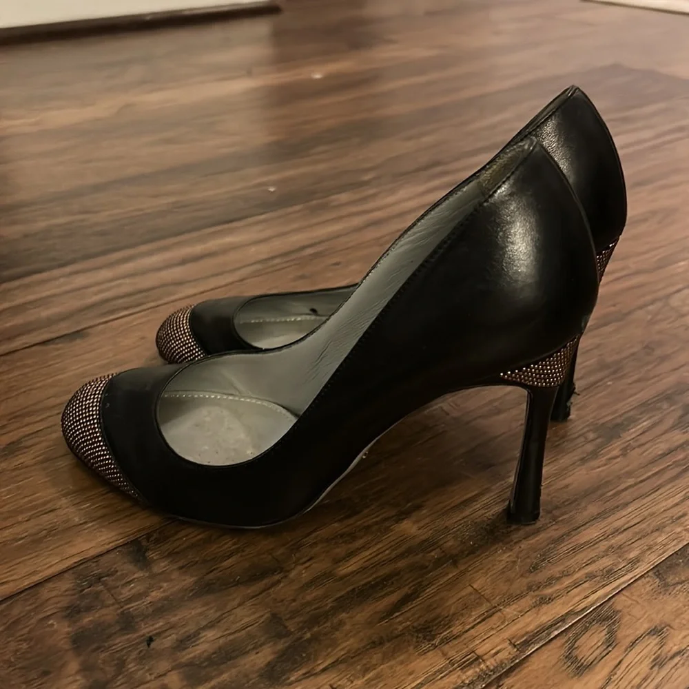 Black heels - Picture 2 of 3